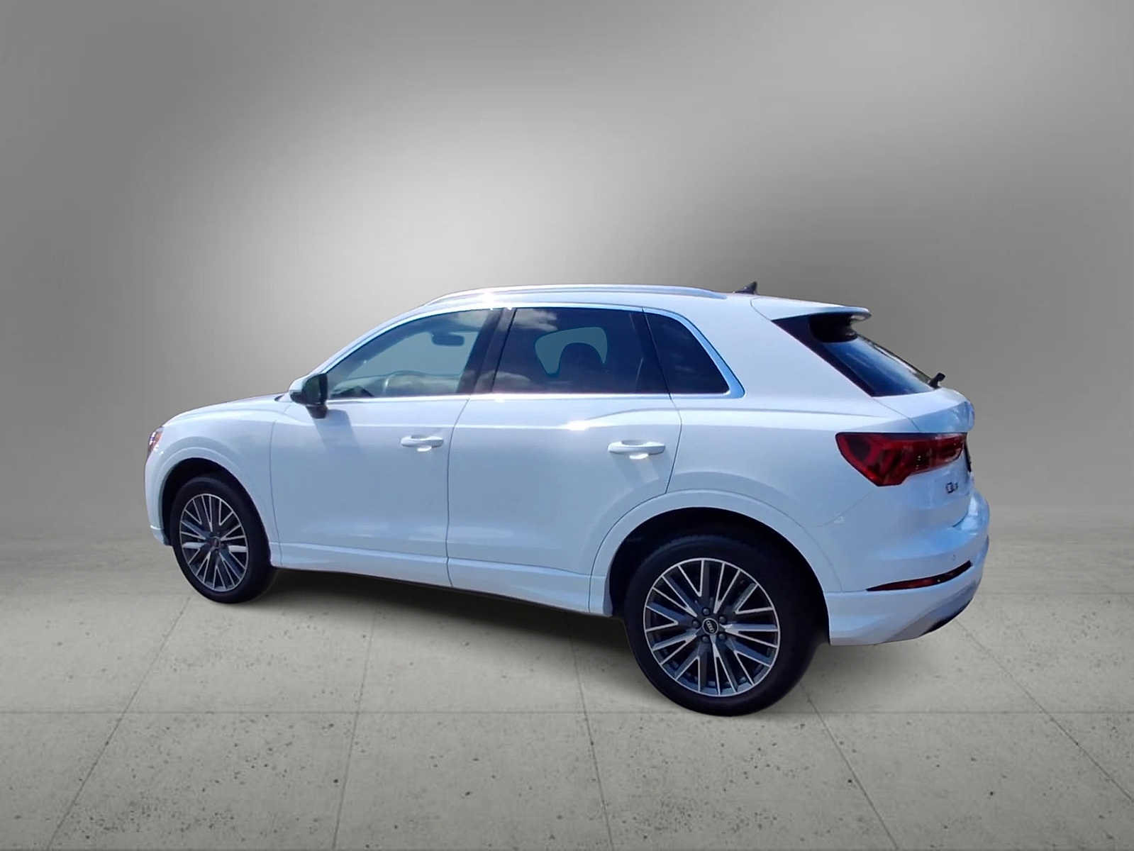 Used 2022 Audi Q3 2.0T Premium w/ Convenience Package AWD/4WD image 6