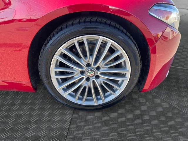Used 2018 Alfa Romeo Giulia Ti w/ Quick Order Package 22X Lusso image 36