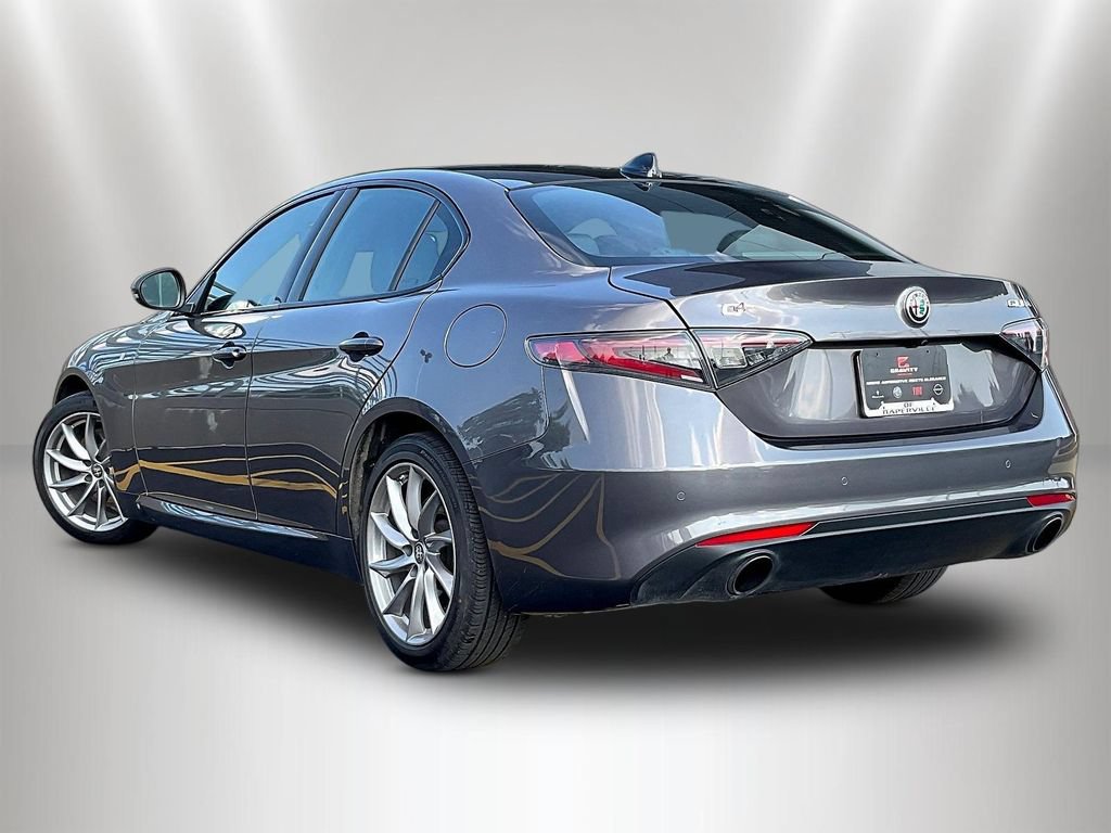 Used 2024 Alfa Romeo Giulia Ti AWD/4WD image 4