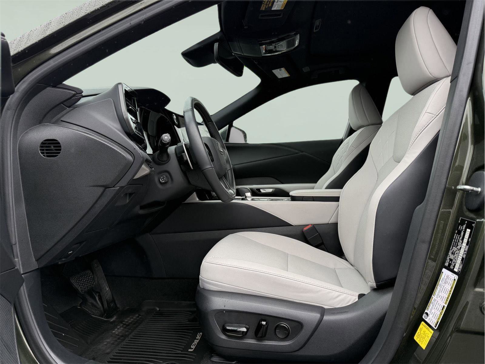 Used 2023 Lexus RX 350 Premium w/ Accessory Package image 11