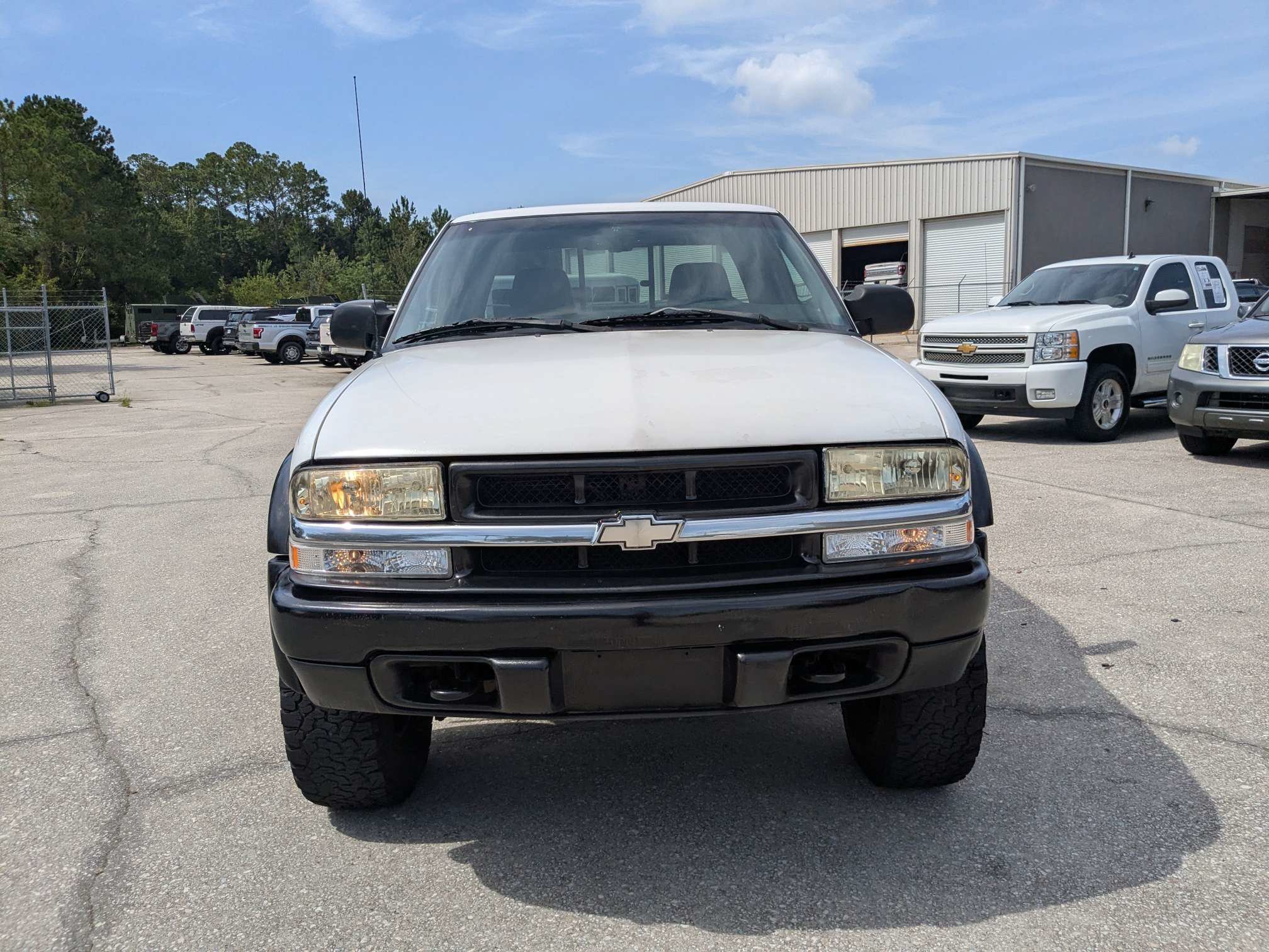 Used 2001 Chevrolet S10 Pickup 4x4 Extended Cab image 9
