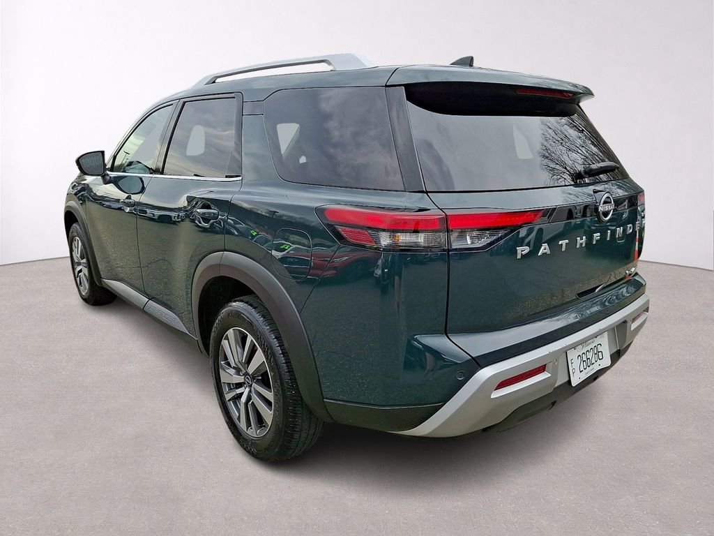 Used 2025 Nissan Pathfinder SL AWD/4WD image 5