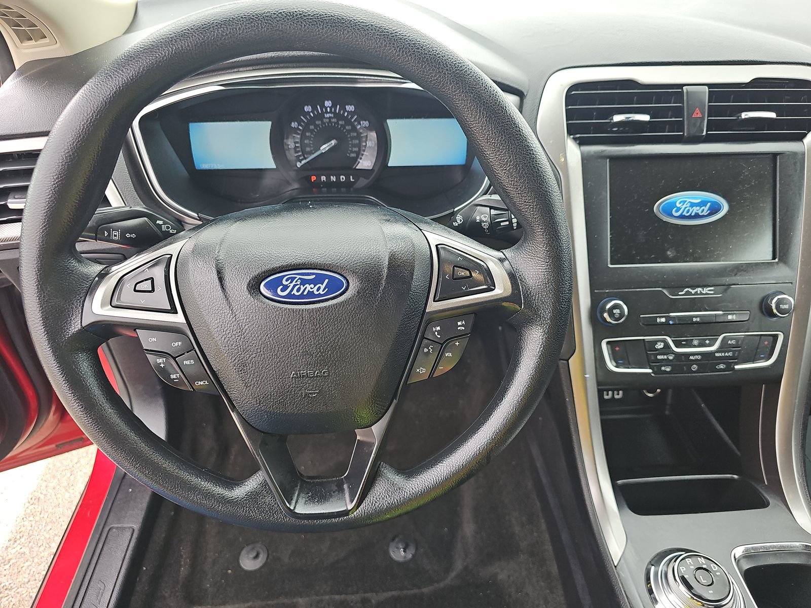 Used 2020 Ford Fusion SE image 14