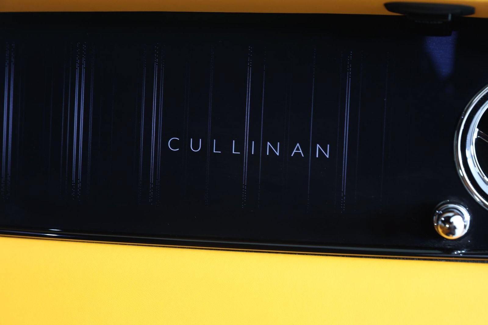 Certified 2025 Rolls-Royce Cullinan AWD/4WD image 26