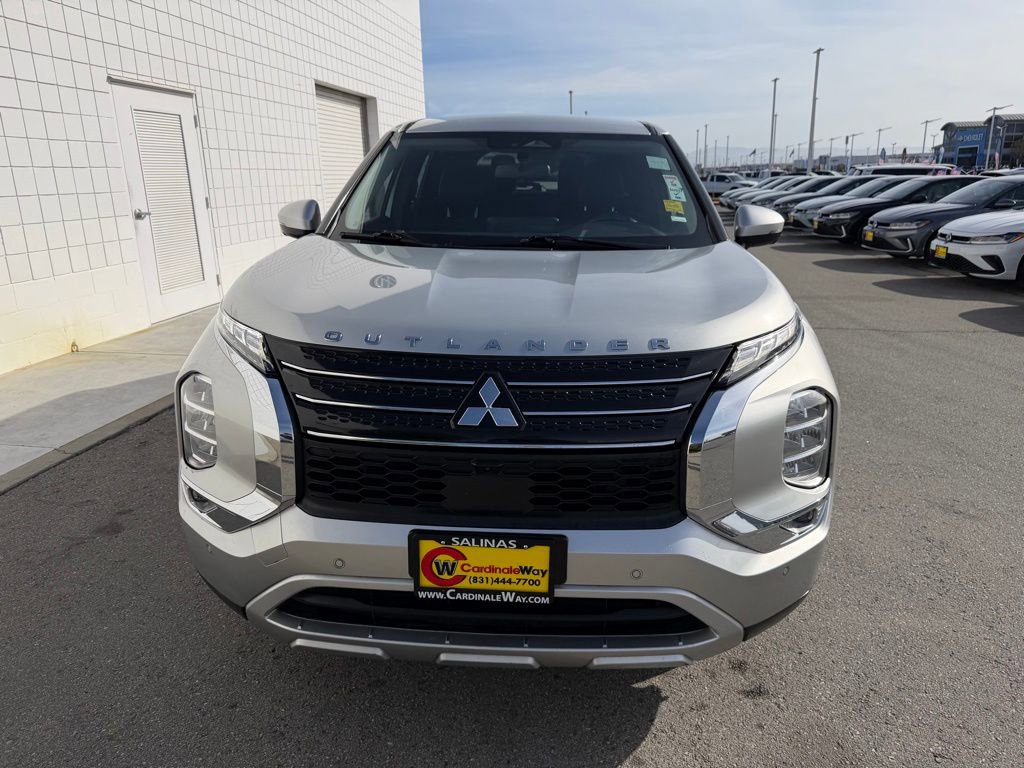 Used 2023 Mitsubishi Outlander SE Black Edition image 9