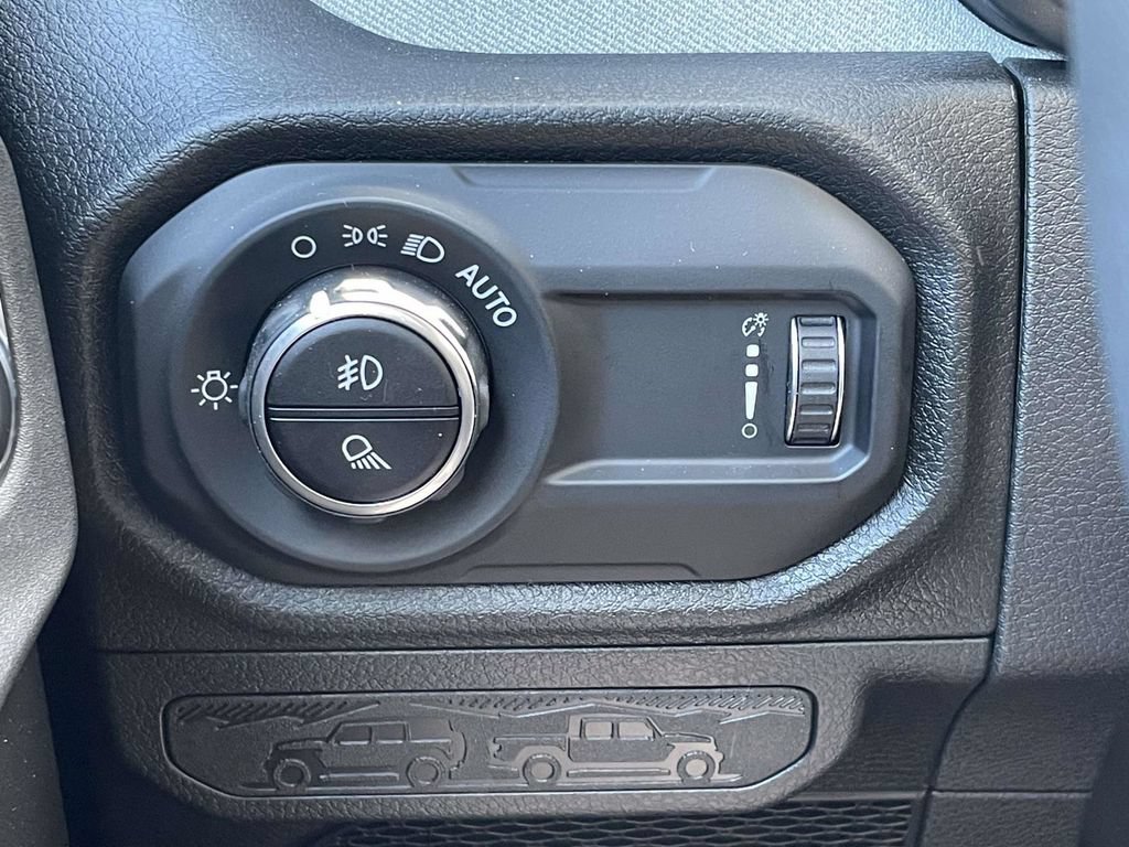 Used 2026 Jeep Gladiator Sport AWD/4WD image 27