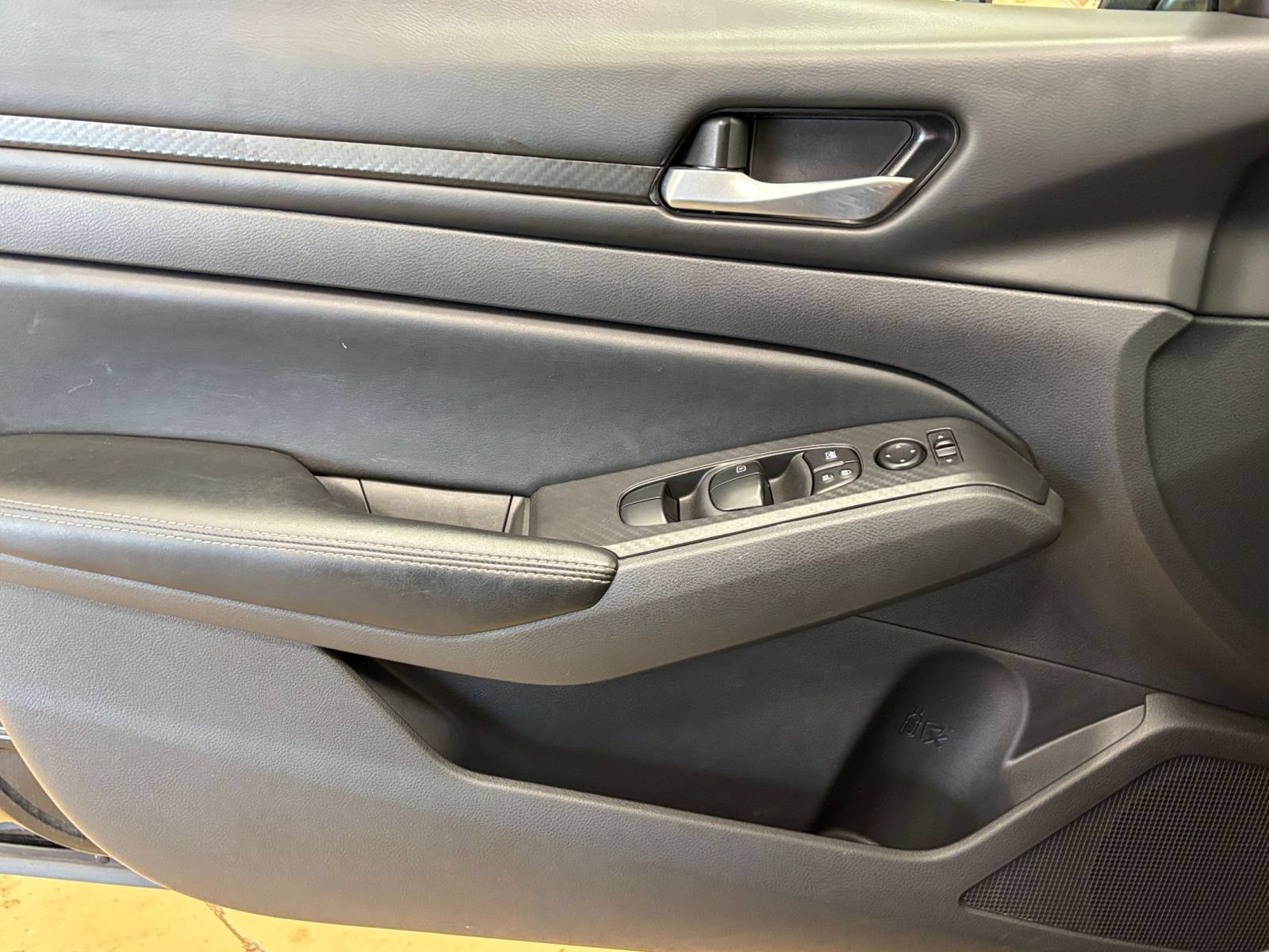 Used 2025 Nissan Altima 2.5 SV FWD image 18