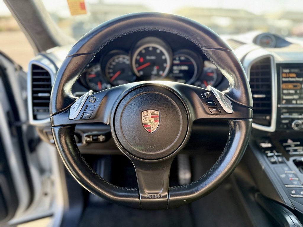 Used 2013 Porsche Cayenne Turbo image 10