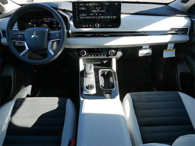 New 2026 Mitsubishi Outlander SE image 7
