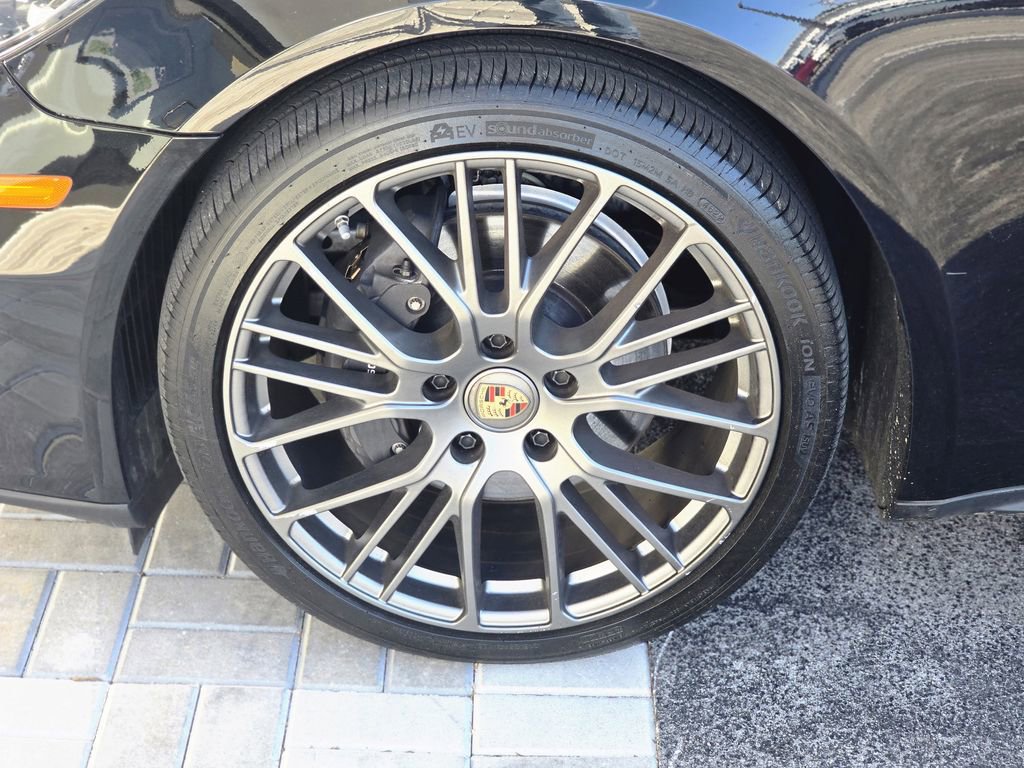 Used 2023 Porsche Panamera Platinum Edition image 6