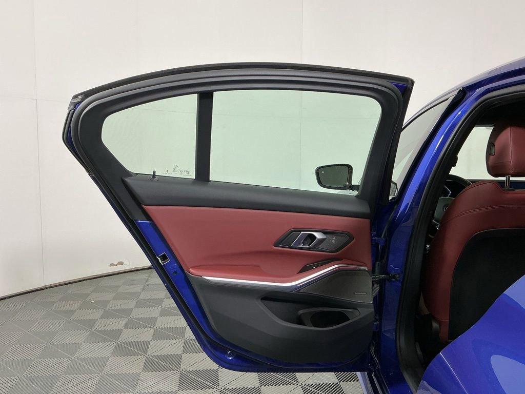 Certified 2025 BMW 330i Sedan w/ M Sport Package RWD image 23