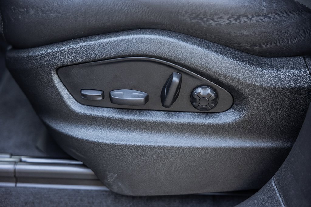 Certified 2025 Porsche Cayenne GTS image 17