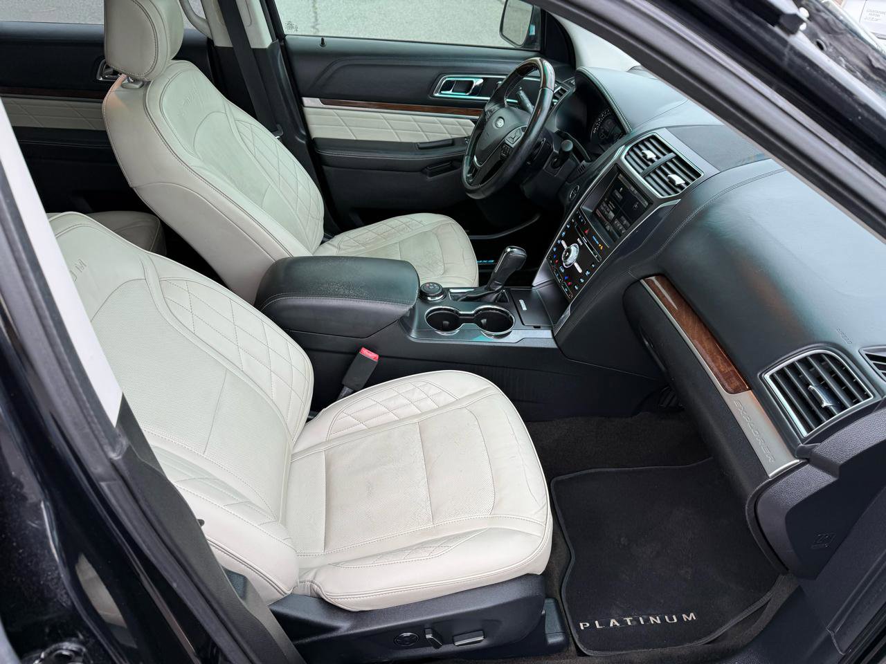 Used 2016 Ford Explorer Platinum AWD/4WD image 19