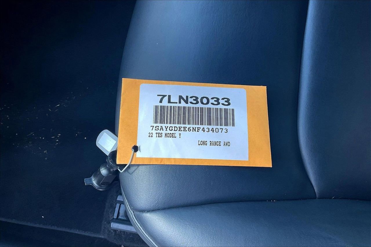 Used 2022 Tesla Model Y Long Range image 34