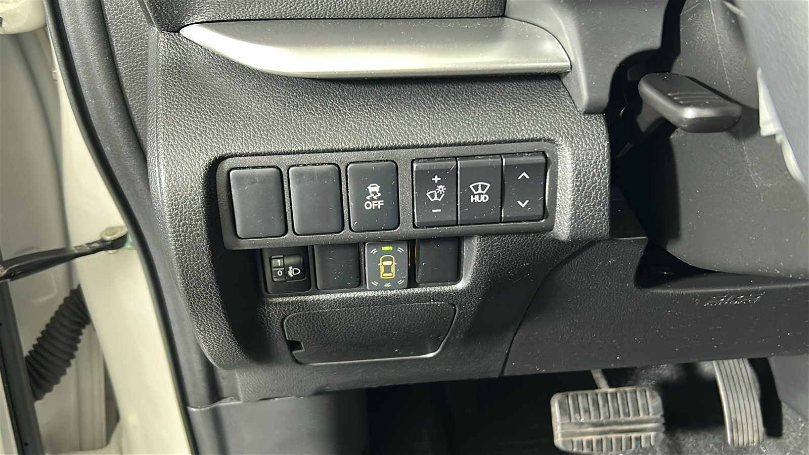 Used 2018 Mitsubishi Eclipse Cross SEL AWD/4WD image 19