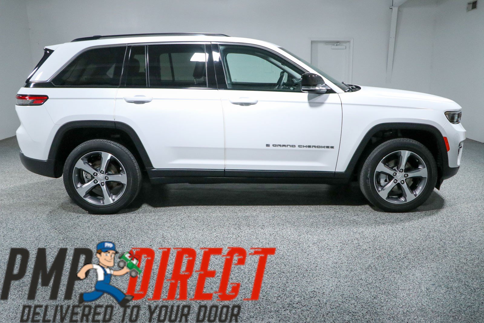 Used 2023 Jeep Grand Cherokee Limited AWD/4WD image 6