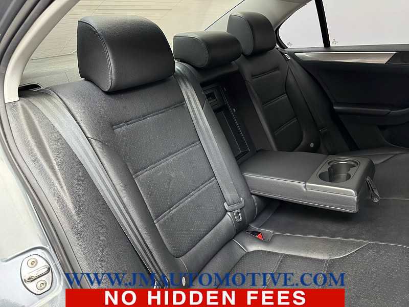 Used 2017 Volkswagen Jetta SE FWD image 19