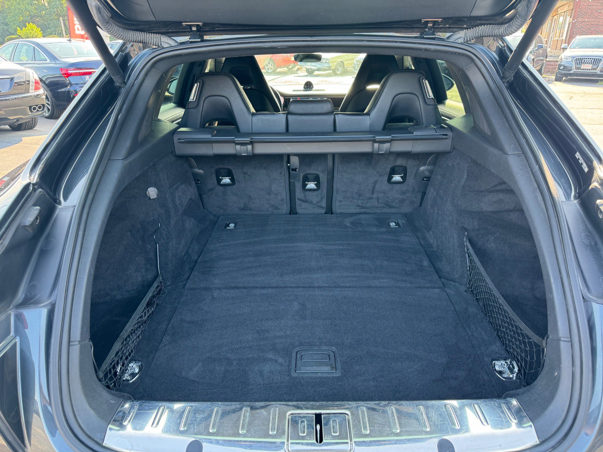 Used 2018 Porsche Panamera 4 image 10