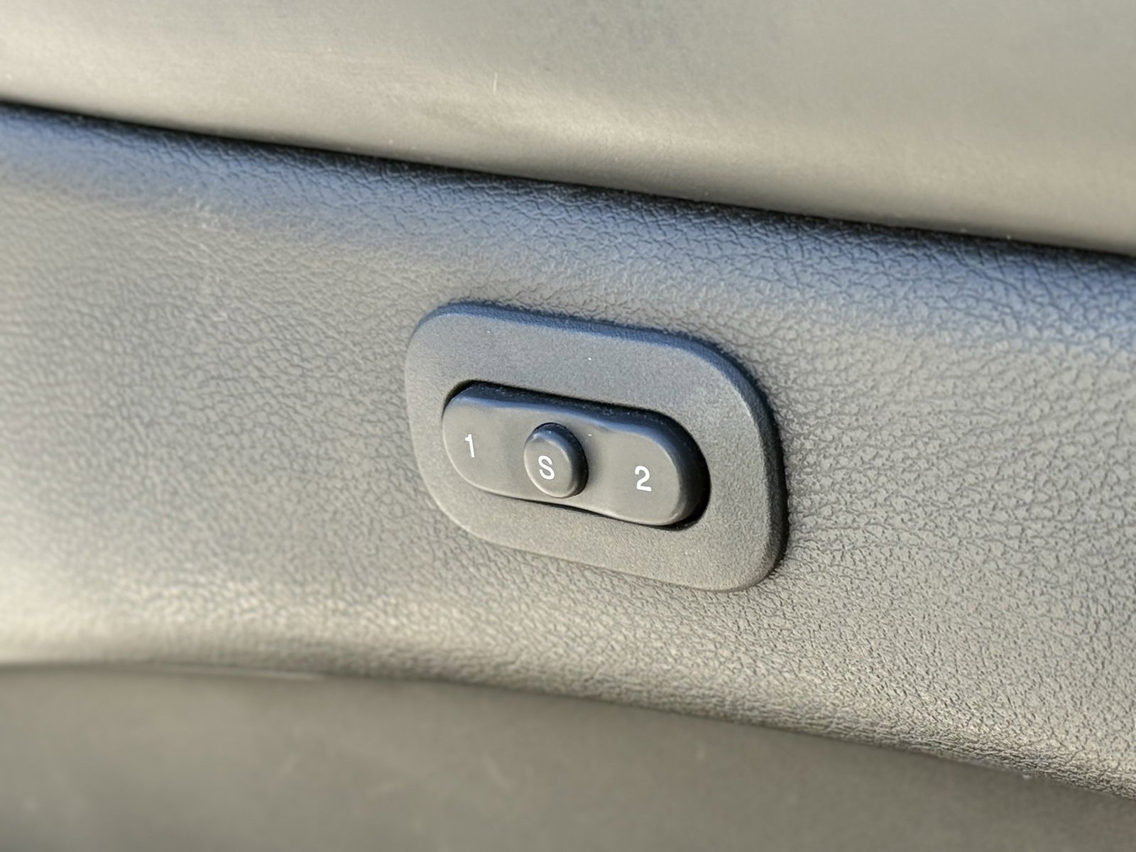 Used 2018 Dodge Durango R/T w/ Blacktop Package image 10