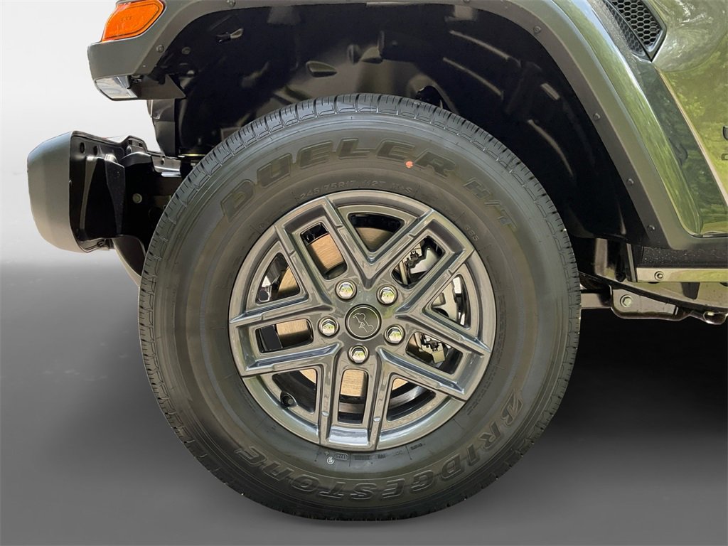 New 2025 Jeep Gladiator Sport image 15