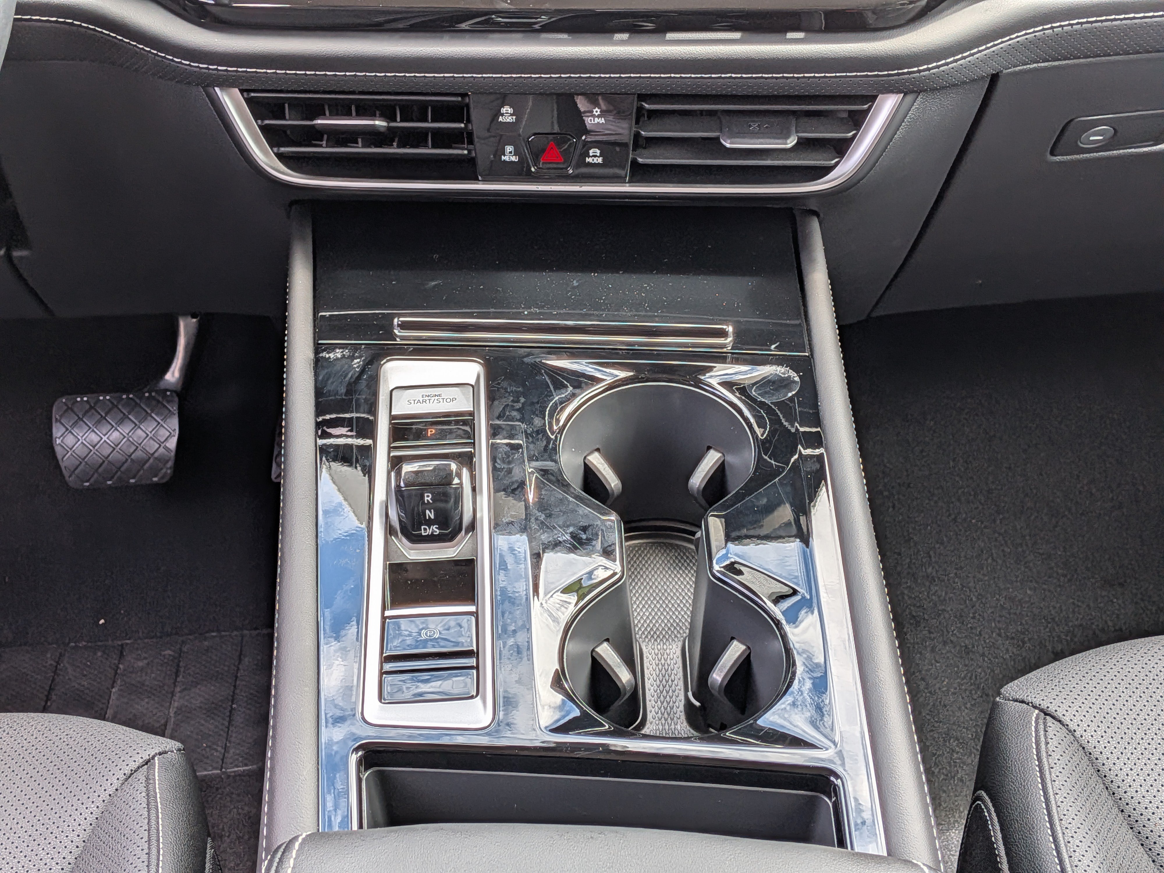Used 2026 Volkswagen Atlas SE FWD image 21