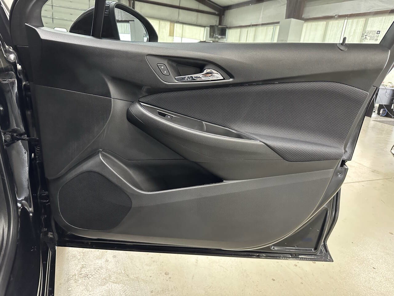 Used 2018 Chevrolet Cruze LT w/ Convenience Package image 16