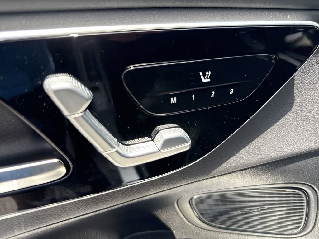 New 2025 Mercedes-Benz GLC 350e 4MATIC image 11