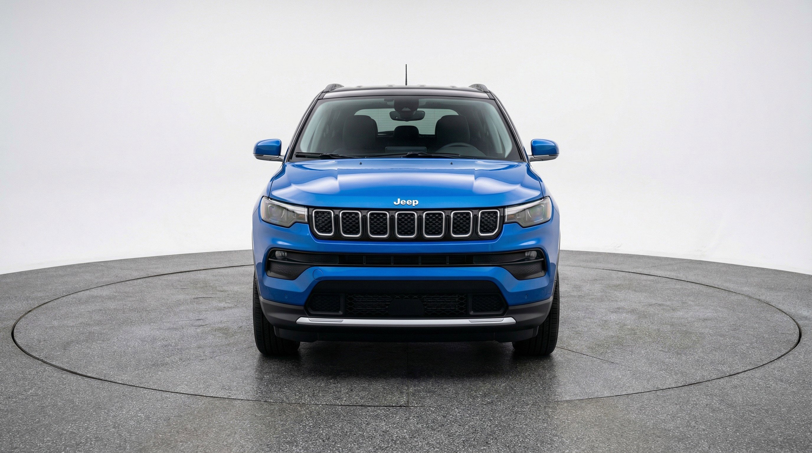 Used 2025 Jeep Compass Limited AWD/4WD image 2
