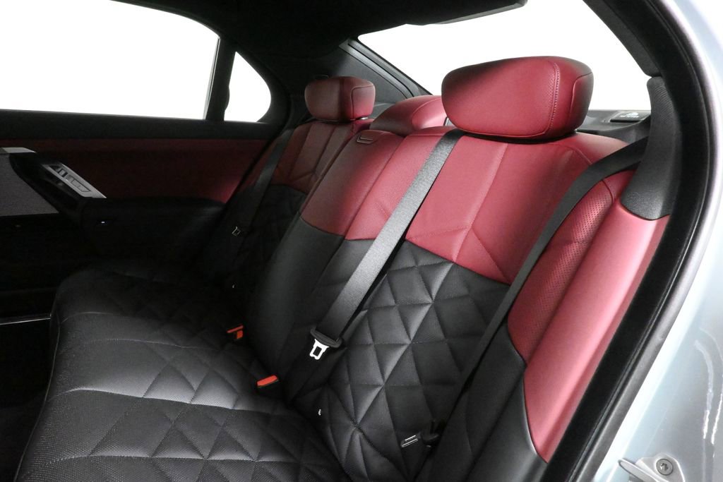 New 2025 BMW 740i xDrive image 4