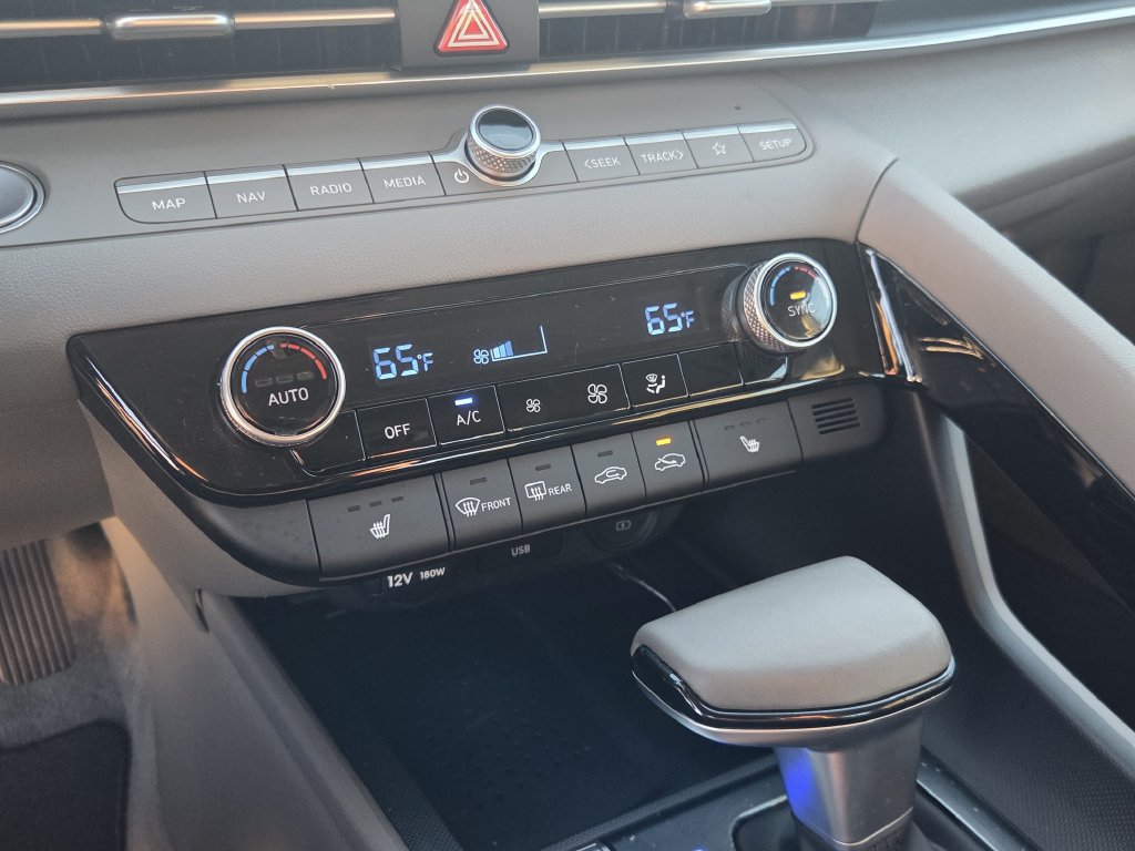 Certified 2023 Hyundai Elantra SEL w/ Convenience Package FWD image 22