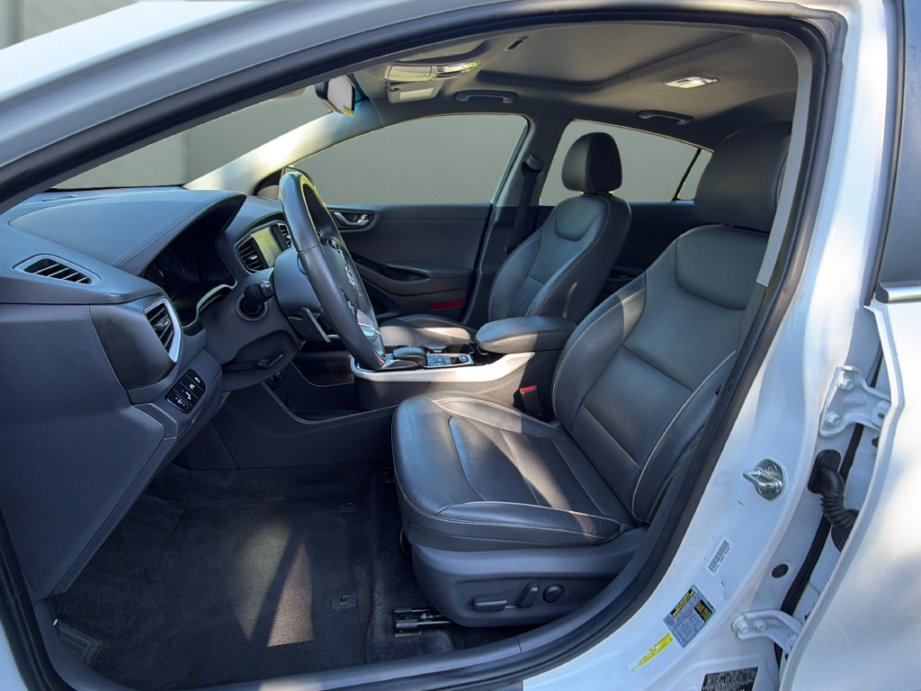 Used 2019 Hyundai Ioniq Limited FWD image 10