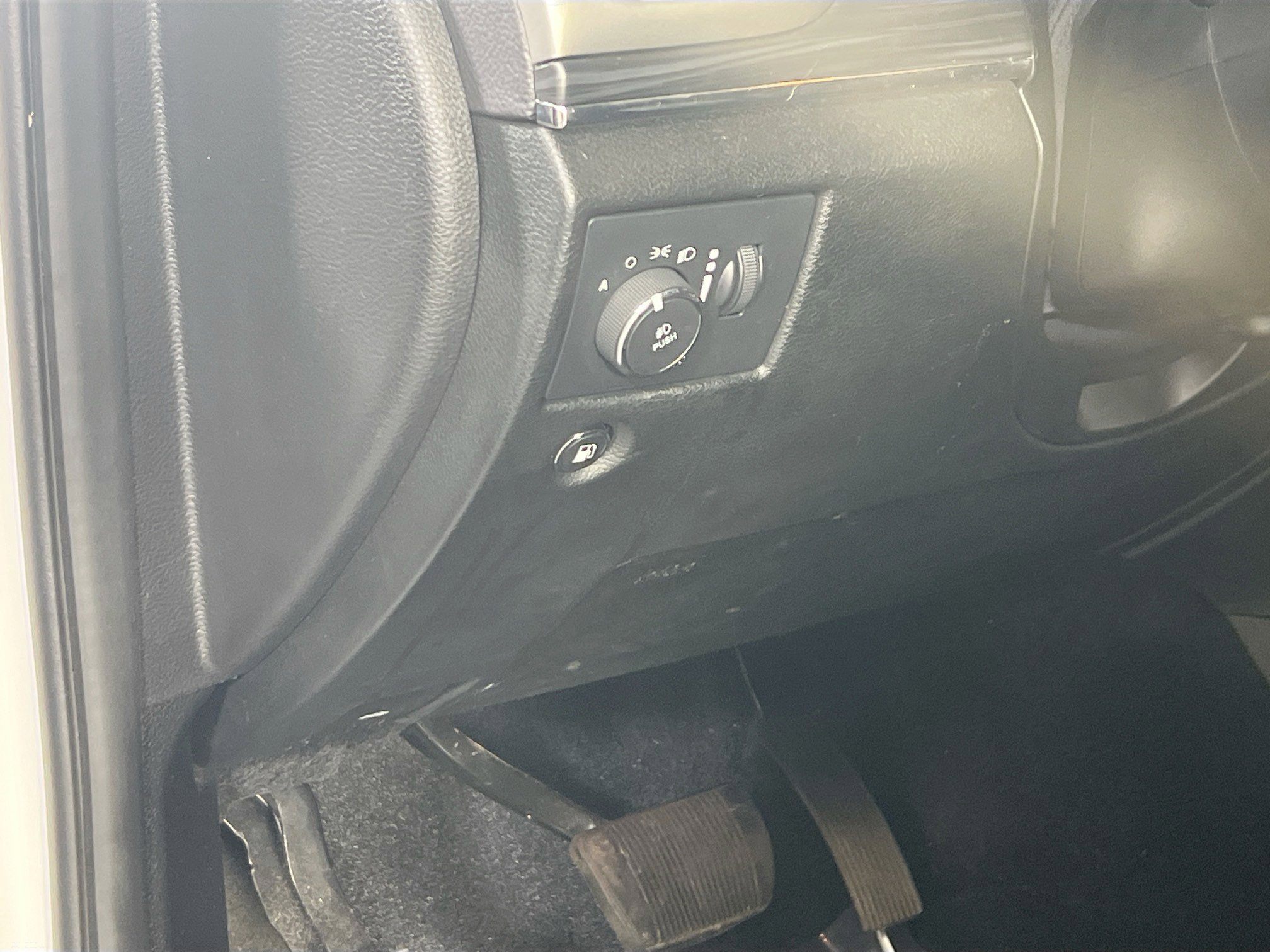 Used 2022 Jeep Grand Cherokee Limited image 10