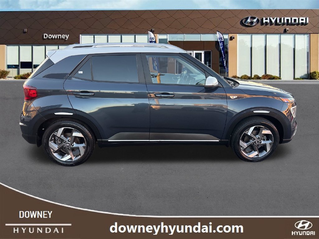 Used 2022 Hyundai Venue Limited FWD image 6