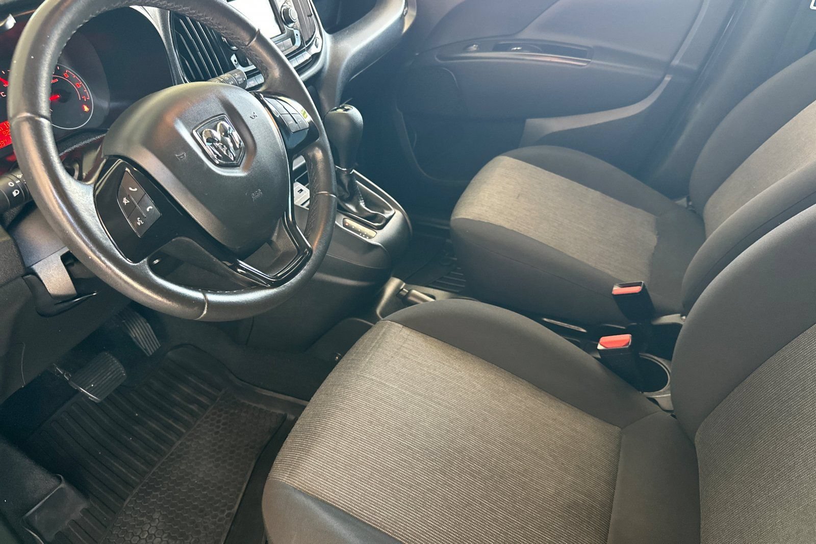 Used 2018 RAM ProMaster City SLT FWD image 7
