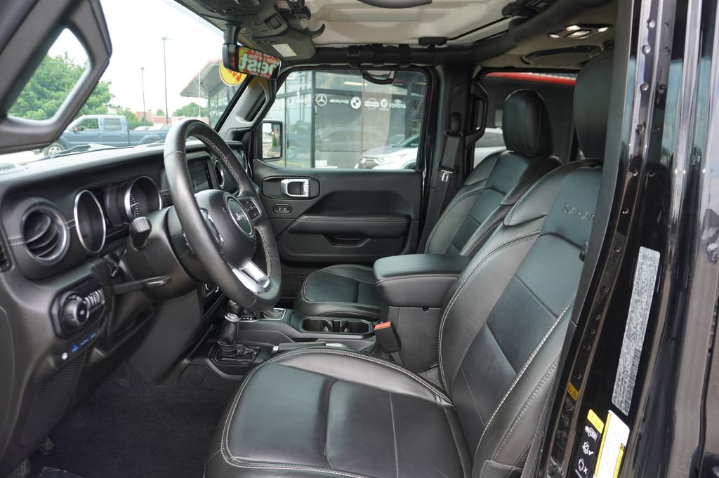 Used 2022 Jeep Wrangler Unlimited Sahara w/ Cold Weather Group AWD/4WD image 24