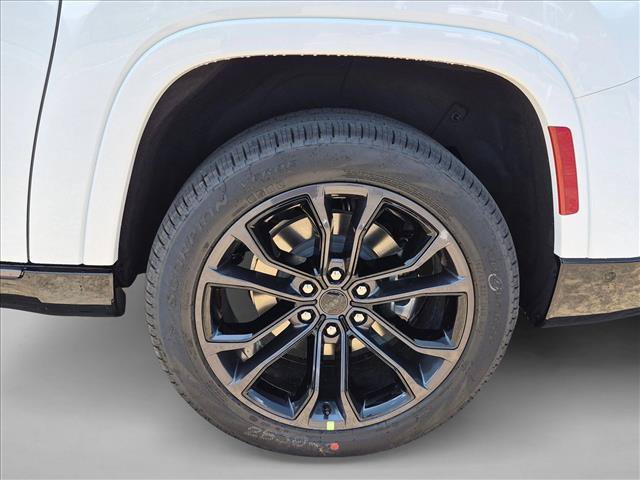 New 2026 Jeep Grand Wagoneer L Summit AWD/4WD image 8
