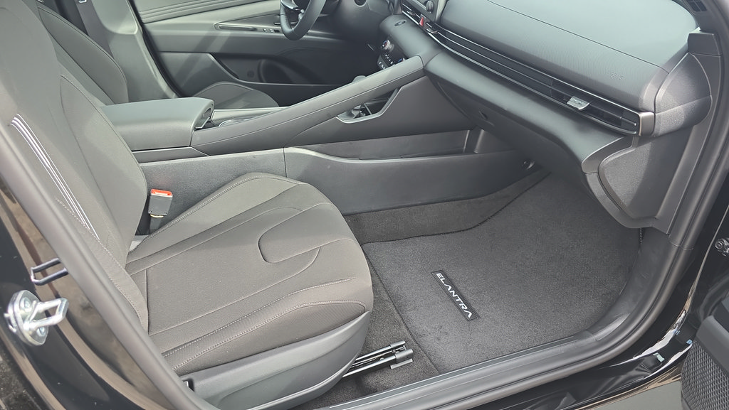 New 2026 Hyundai Elantra SEL Sport Premium FWD image 13