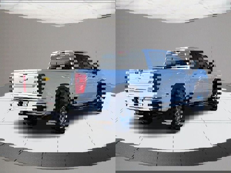 Used 2023 Chevrolet Silverado 3500 High Country image 3