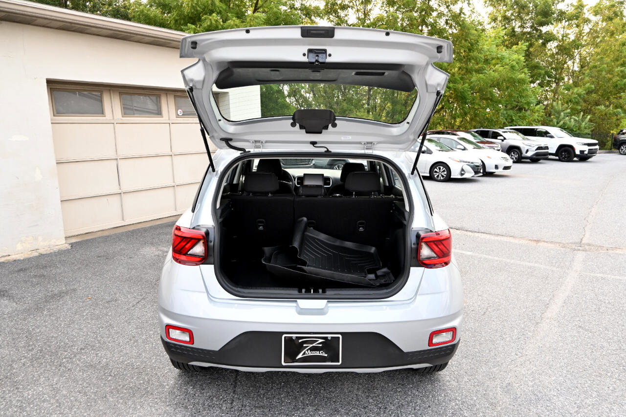Used 2022 Hyundai Venue SEL image 20