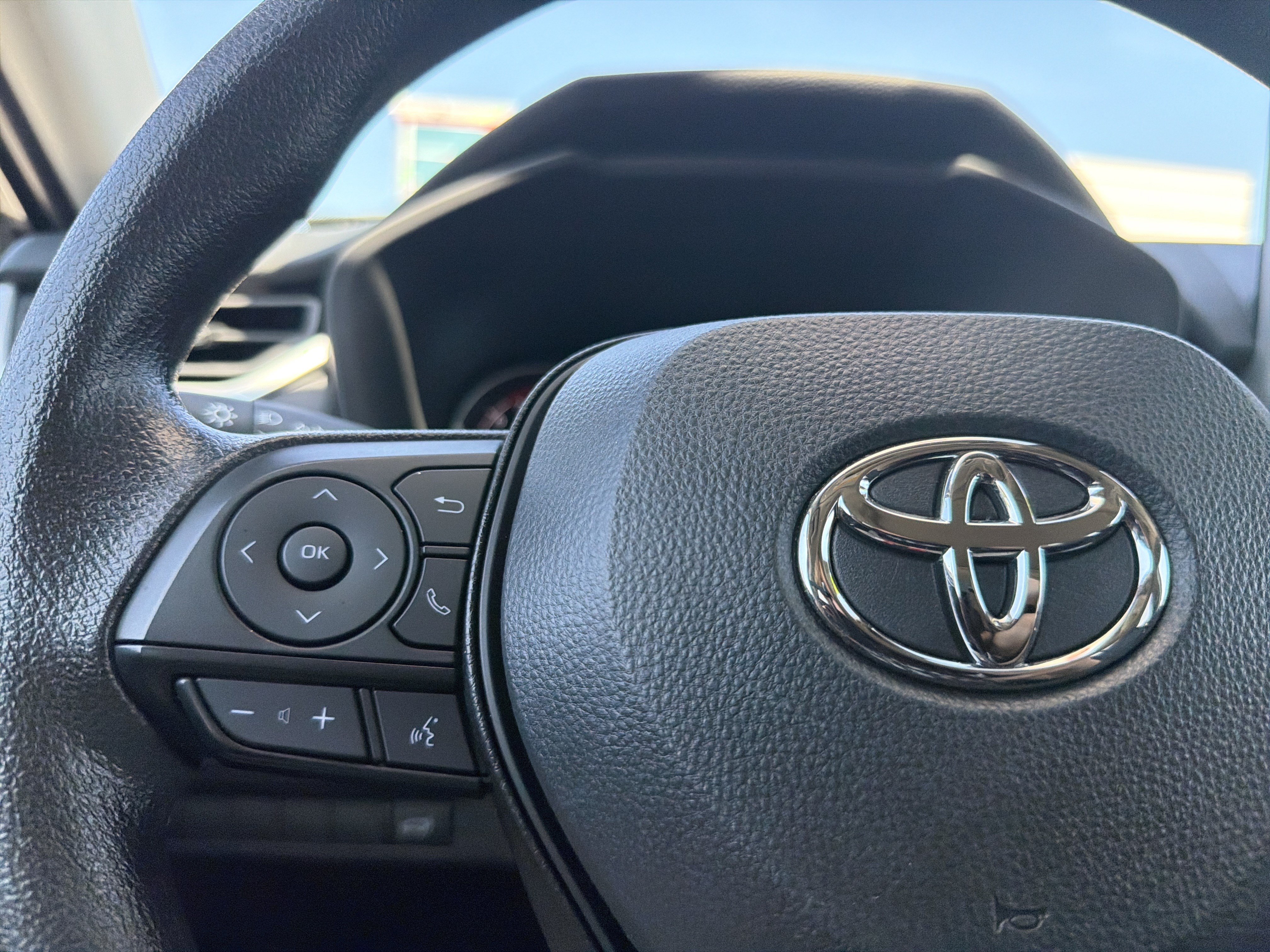 Certified 2025 Toyota RAV4 XLE w/ Convenience Package FWD image 8