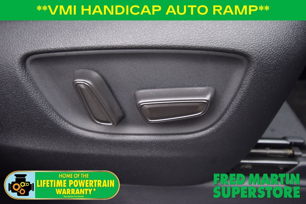 Used 2022 Toyota Sienna XLE image 26