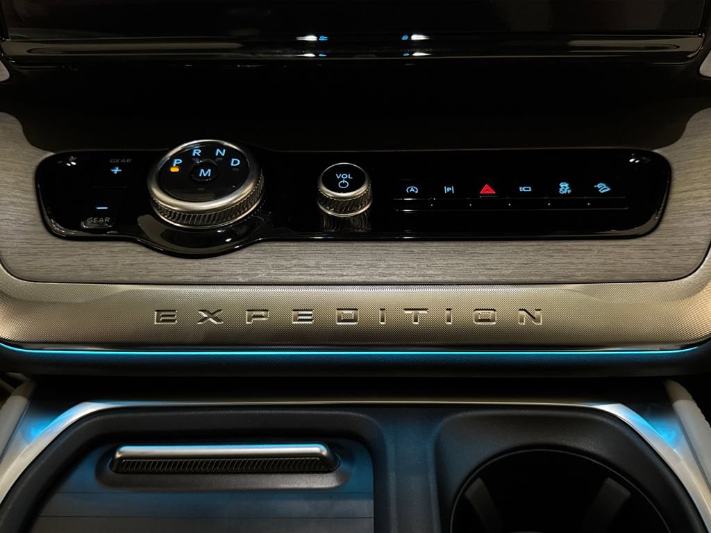 New 2025 Ford Expedition Platinum w/ Driver's Package image 14