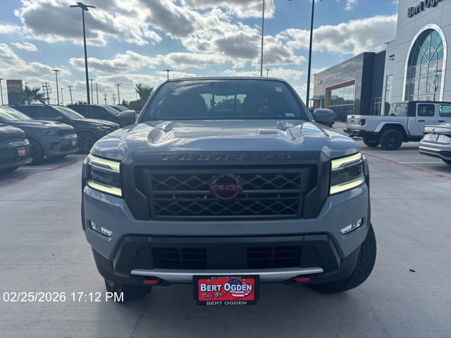 Used 2024 Nissan Frontier Pro-X image 2