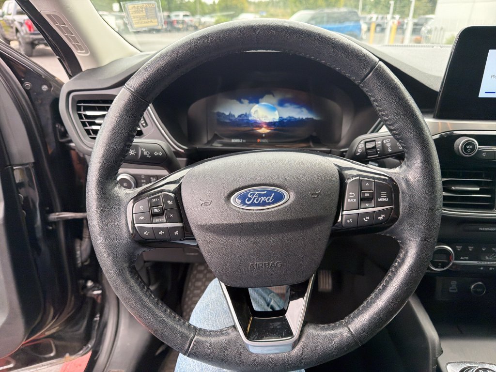 Used 2021 Ford Escape Titanium AWD/4WD image 14