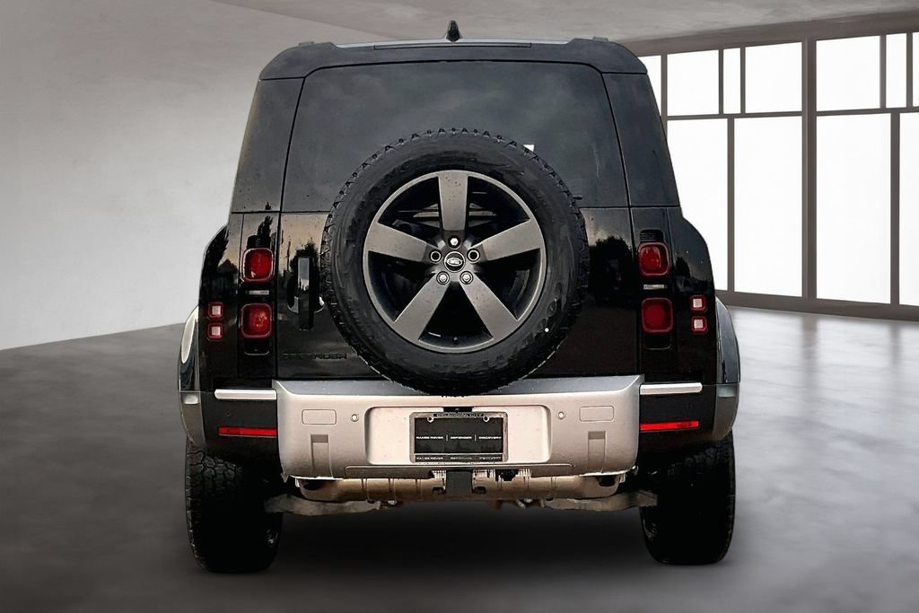 Used 2025 Land Rover Defender 110 S AWD/4WD image 4
