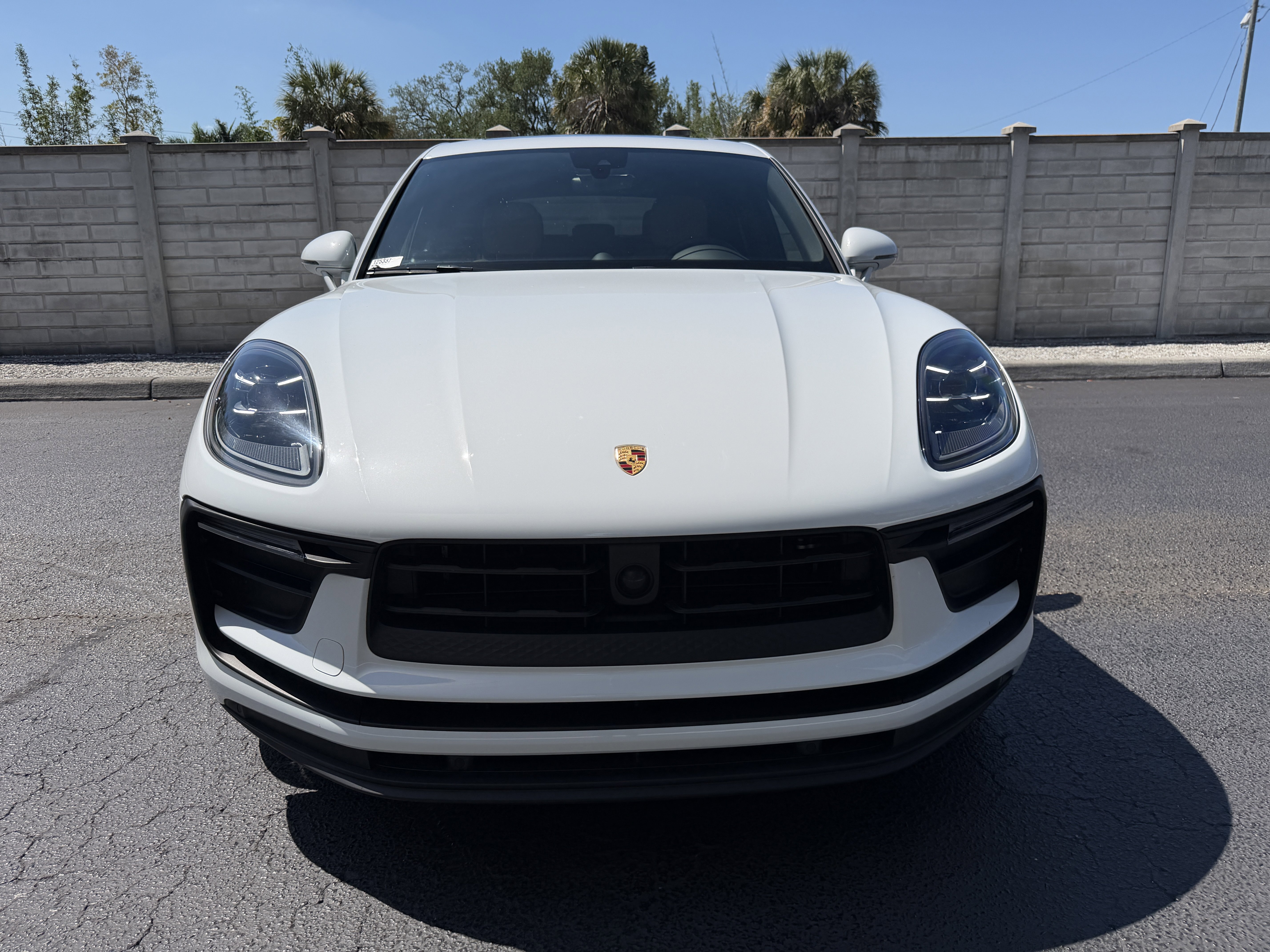 Certified 2025 Porsche Macan AWD/4WD image 11
