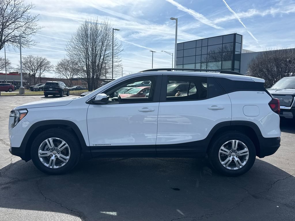 Certified 2024 GMC Terrain SLE w/ Driver Convenience Package image 8