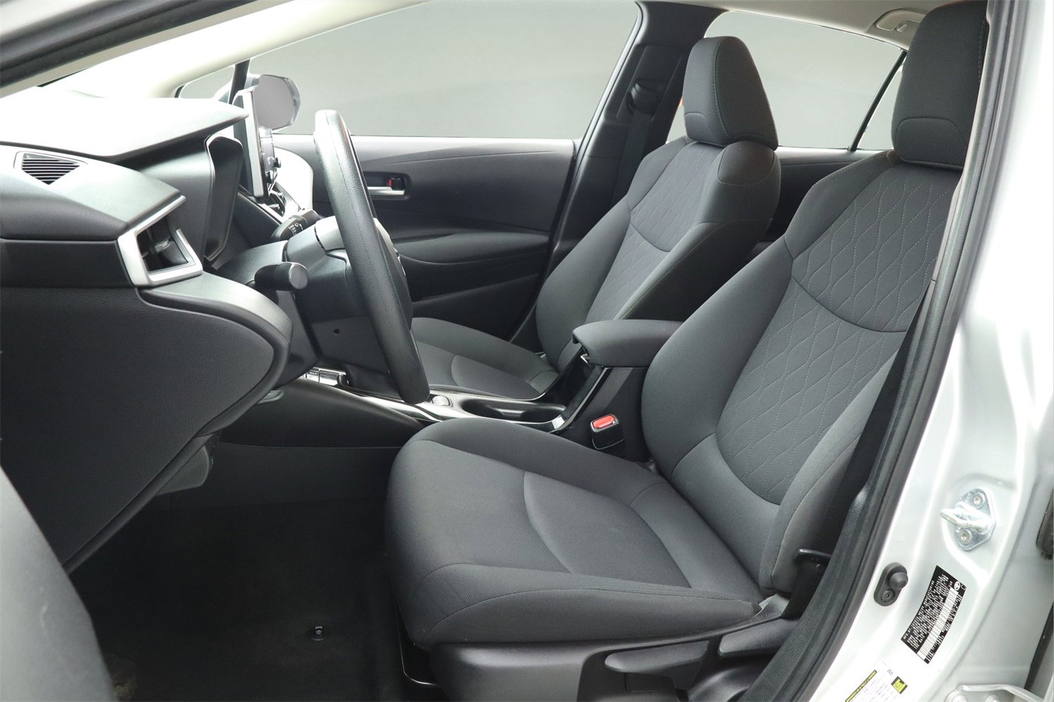 Used 2021 Toyota Corolla LE image 11