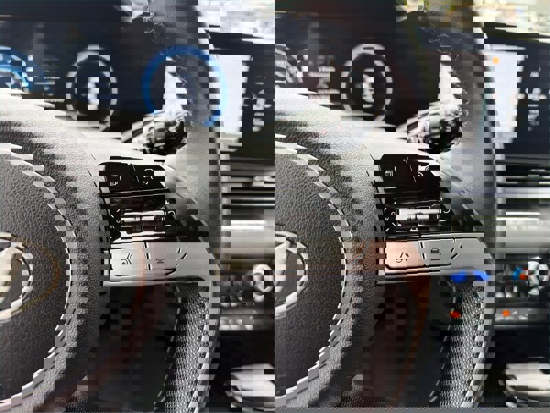 Used 2024 Hyundai Elantra Limited image 27