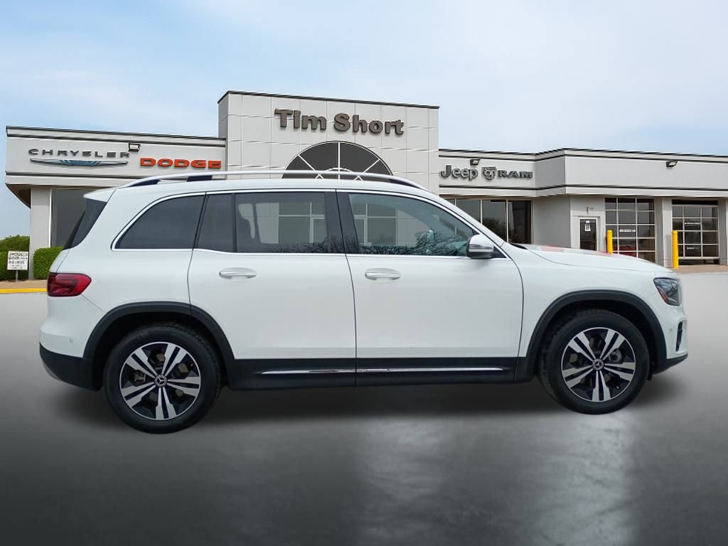 Used 2024 Mercedes-Benz GLB 250 4MATIC w/ Driver Assistance Package image 6